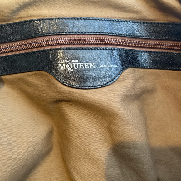 Alexander McQueen Black Novak Handbag - BEAUTIFUL CONDITION - Picture 6 of 7
